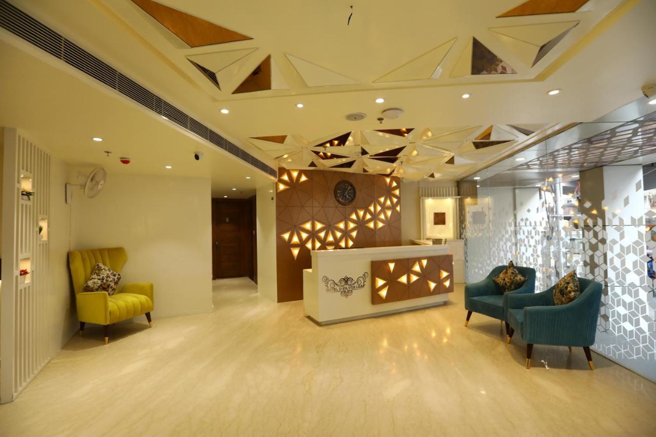 Hotel D Silverleaf Lucknow Exteriör bild